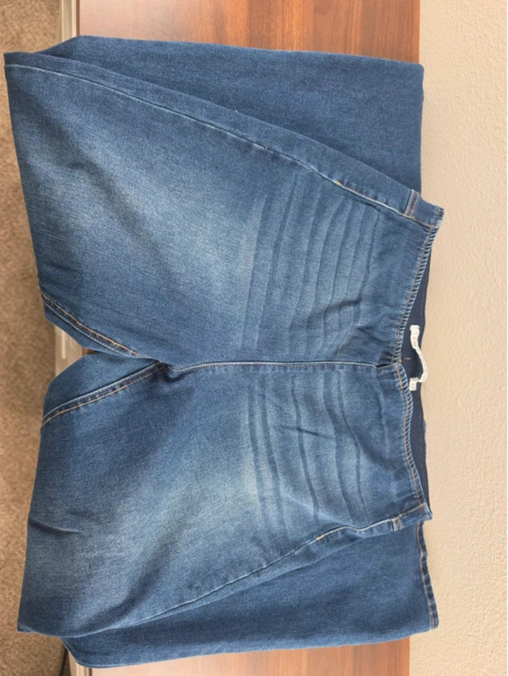 Tinseltown Medium Wash pull on high waisted jeans size 13